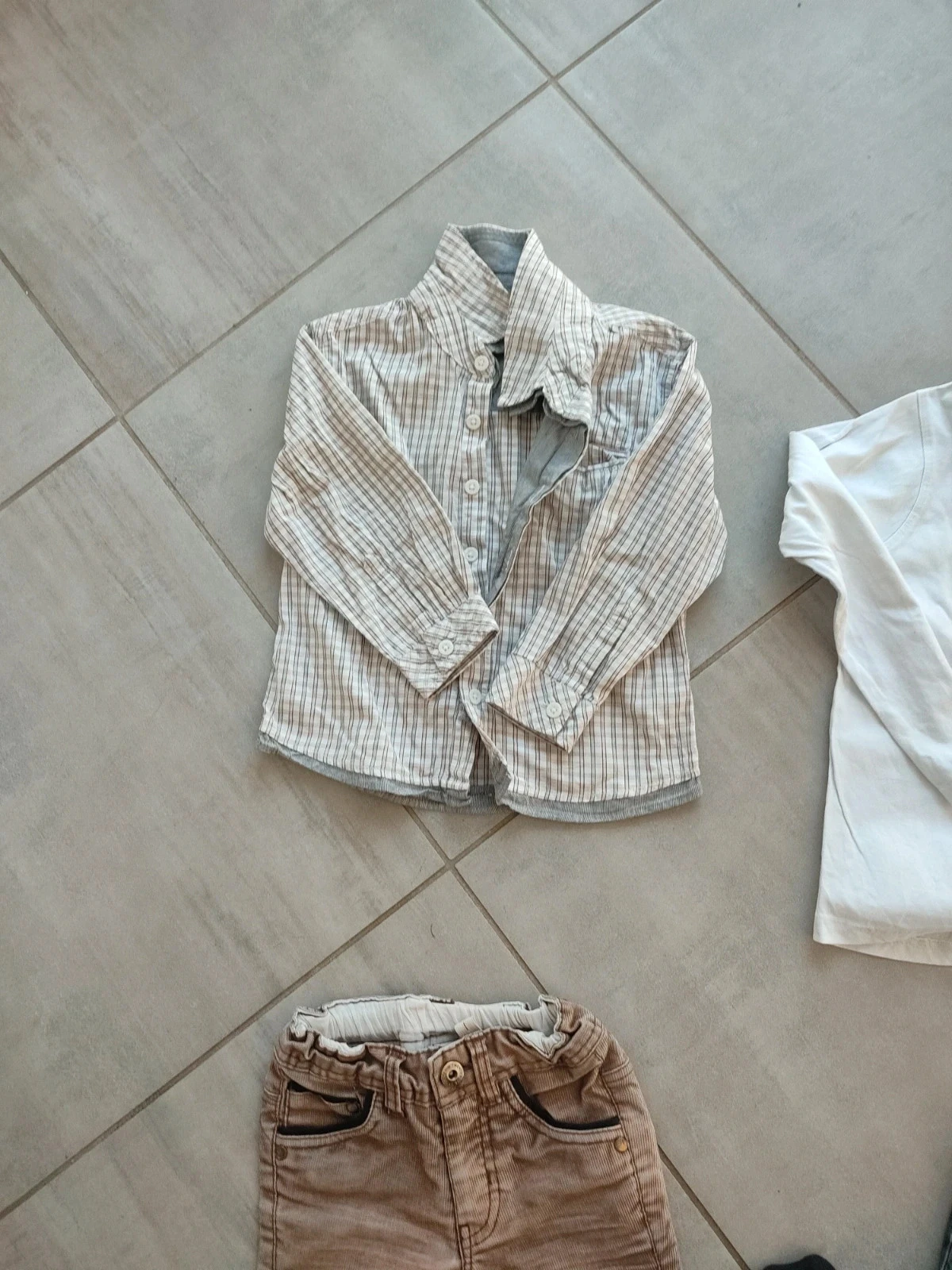 Lot de vêtements garçon 4 ans – photo 2